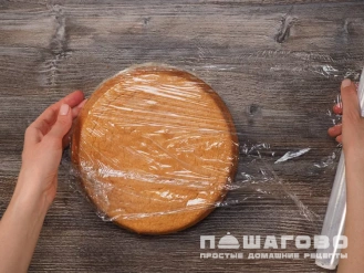 Фото приготовления рецепта: Масляный бисквит - шаг 7
