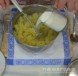 Фото приготовления рецепта: Кыстыбый с картофелем из пельменного теста - шаг 5