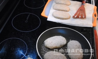 Фото приготовления рецепта: Картофельные драники с мясом - шаг 5
