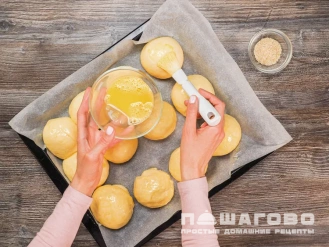 Фото приготовления рецепта: Булочки для бургеров - шаг 4