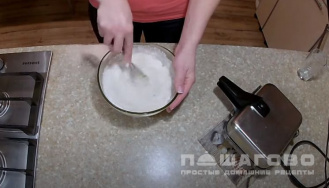 Фото приготовления рецепта: Советские вафли - шаг 4