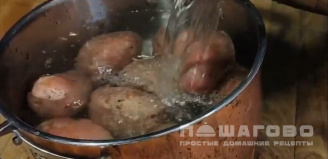 Фото приготовления рецепта: Картофельное пюре по рецепту Жоэля Робюшона - шаг 1
