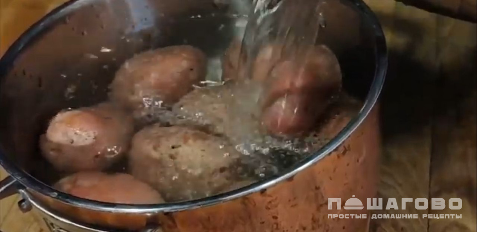 Фото приготовления рецепта: Картофельное пюре по рецепту Жоэля Робюшона - шаг 1