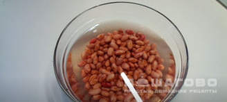 Фото приготовления рецепта: Макароны с консервированной фасолью - шаг 1