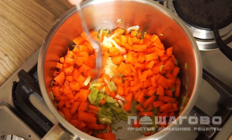 Фото приготовления рецепта: Сливочный суп Лохикейто - уха по-фински - шаг 2