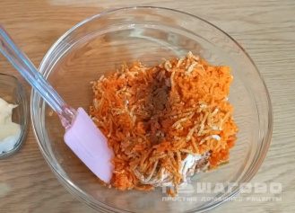 Фото приготовления рецепта: Красная икра из селедки и моркови - шаг 3