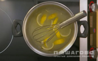 Фото приготовления рецепта: Лимонное желе без желатина с ягодами - шаг 3
