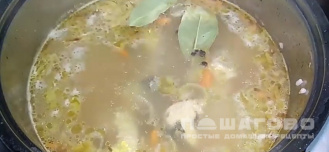 Фото приготовления рецепта: Рыбный суп из консервов с рисом и картошкой - шаг 7