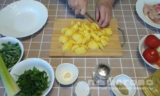 Фото приготовления рецепта: Суп с зеленой фасолью - шаг 1