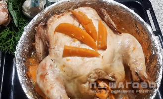 Фото приготовления рецепта: Курица с бататом в духовке - шаг 6