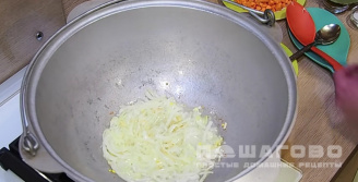 Фото приготовления рецепта: Овощное рагу с капустой и картофелем - шаг 6