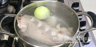 Фото приготовления рецепта: Зеленый борщ с щавелем и яйцом - шаг 1