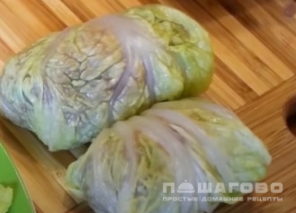 Фото приготовления рецепта: Голубцы из листьев китайской капусты в томатно-сметанном соусе - шаг 3