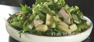 Фото приготовления рецепта: Овощной салат с индейкой - шаг 6