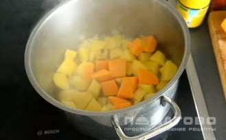 Фото приготовления рецепта: Суп из тыквы вегетарианский - шаг 2