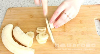 Фото приготовления рецепта: Панна котта банановая - шаг 6