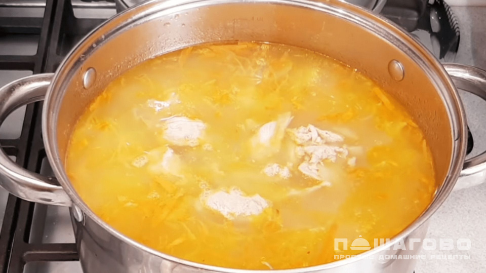 Фото приготовления рецепта: Капустняк с кукурузной крупой - шаг 3