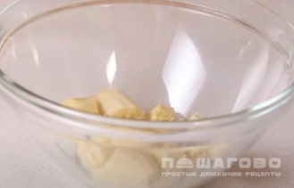 Фото приготовления рецепта: Вкусные панкейки с бананом - шаг 1