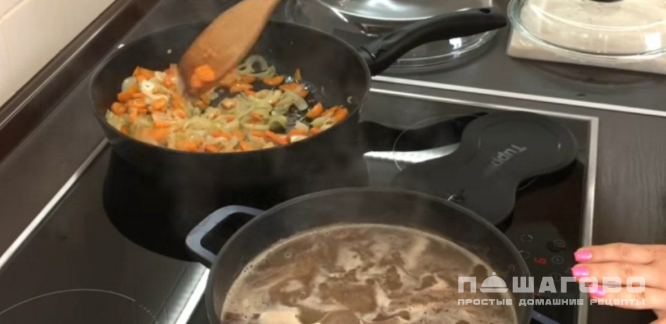 Фото приготовления рецепта: Паштет из говяжьей печени с морковью и луком - шаг 7