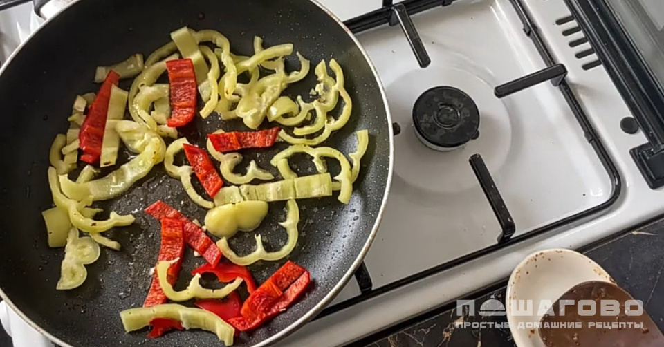 Фото приготовления рецепта: Курица по-китайски с овощами - шаг 7