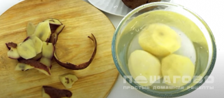 Фото приготовления рецепта: Пончики картофельные - шаг 1