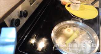 Фото приготовления рецепта: Лапша куриная по-домашнему - шаг 1