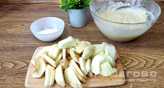 Фото приготовления рецепта: Итальянский деревенский яблочный пирог - шаг 4