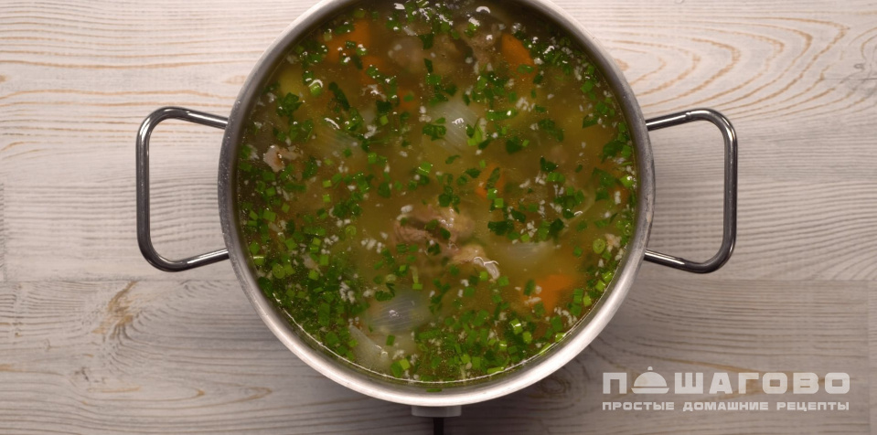 Фото приготовления рецепта: Мясной бульон на кости с овощами - шаг 3