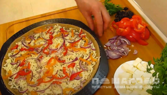 Фото приготовления рецепта: Пицца греческая - шаг 13