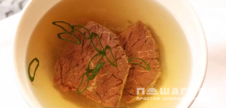 Ароматный говяжий бульон с гвоздикой