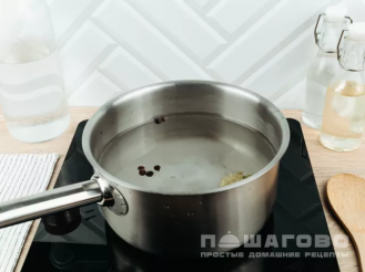 Фото приготовления рецепта: Маринованные огурцы на зиму - шаг 4