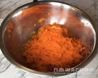 Фото приготовления рецепта: Постные морковные котлеты - шаг 1