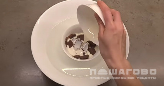Фото приготовления рецепта: Шоколадный блинный торт - шаг 12