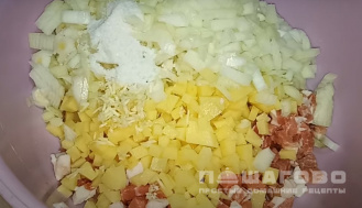Фото приготовления рецепта: Манты с фаршем и картофелем - шаг 4