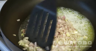 Фото приготовления рецепта: Грибной соус к мясу - шаг 3