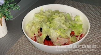 Фото приготовления рецепта: Кранч-салат с тунцом - шаг 9