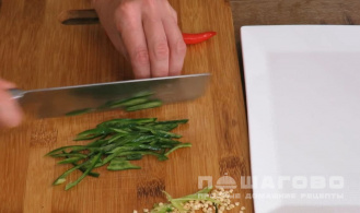 Фото приготовления рецепта: Салат из печеных овощей с фетой - шаг 5