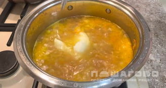 Фото приготовления рецепта: Суп из индейки с плавленым сыром - шаг 8
