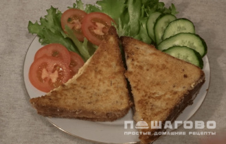Фото приготовления рецепта: Гренки с секретом - шаг 3