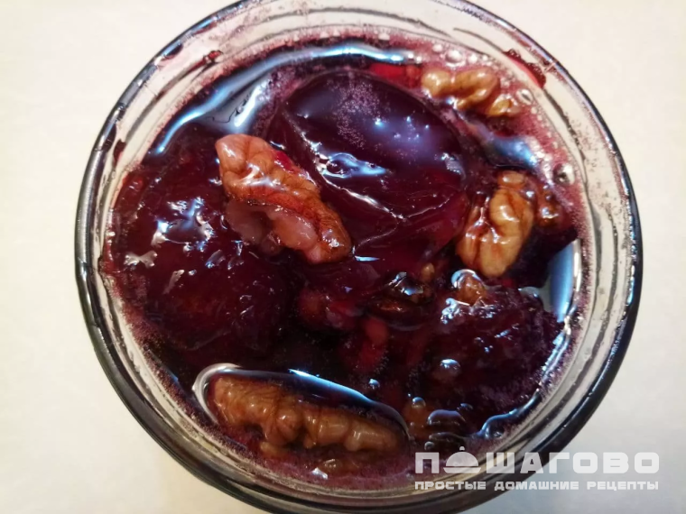 Варенье из слив без косточек с грецкими орехами