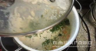 Фото приготовления рецепта: Грибной суп с молоком - шаг 11