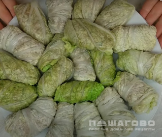 Фото приготовления рецепта: Быстрые голубцы из пекинской капусты с картошкой - шаг 6