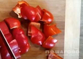 Фото приготовления рецепта: Овощное рагу в духовке с баклажанами - шаг 4