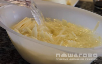 Фото приготовления рецепта: Корейский салат из картофеля с мясом (камди ча) - шаг 1