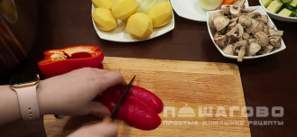 Фото приготовления рецепта: Грибное рагу с капустой в мультиварке - шаг 3