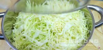 Фото приготовления рецепта: Диетические капустные котлеты - шаг 3