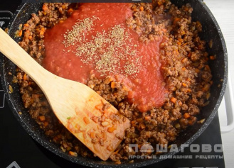 Фото приготовления рецепта: Традиционные спагетти болоньезе - шаг 5