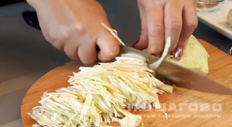 Фото приготовления рецепта: Перец, фаршированный капустой - шаг 5