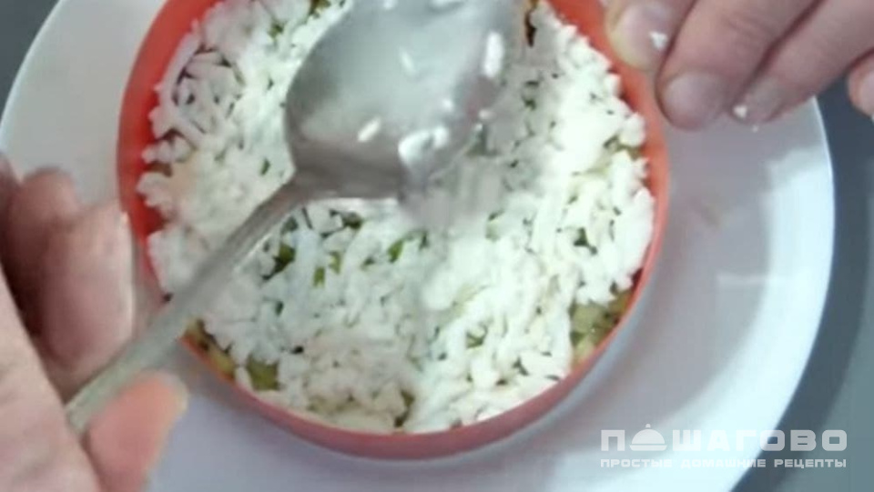 Фото приготовления рецепта: Салат Мясной с фруктами - шаг 2