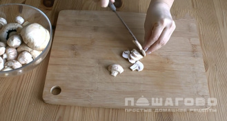 Фото приготовления рецепта: Паста фетучини с курицей в сливочном соусе - шаг 3